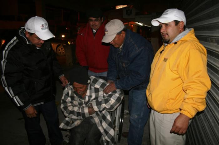 Trasladan a albergues a indigentes, ante frio